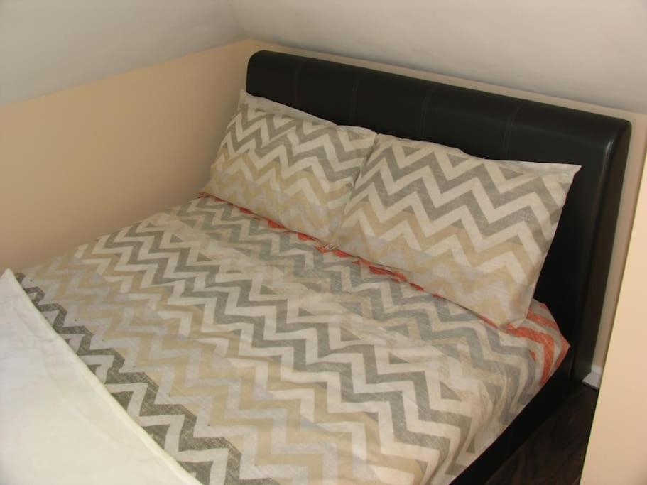 Modern Cosy Private Studio, Wifi, Ip-Tv, Must See رومفورد المظهر الخارجي الصورة