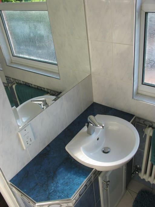 Modern Cosy Private Studio, Wifi, Ip-Tv, Must See رومفورد المظهر الخارجي الصورة